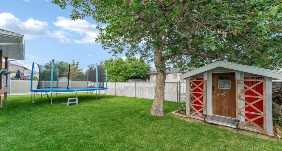 369 Stratton Way, Medicine Hat, Alberta T1B4M9, 4 Bedrooms Bedrooms, ,4 BathroomsBathrooms,Residential,For Sale,Stratton,A2329392