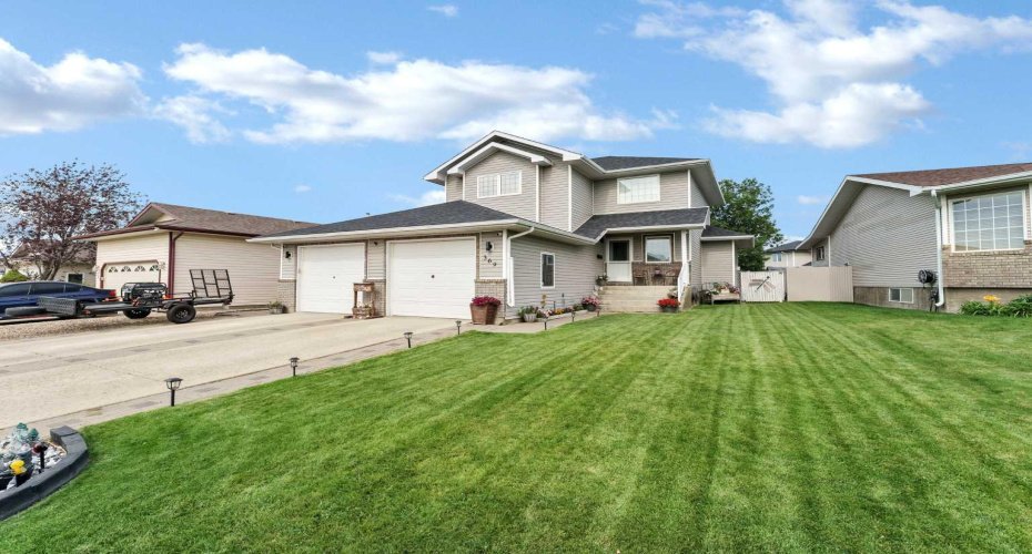 369 Stratton Way, Medicine Hat, Alberta T1B4M9, 4 Bedrooms Bedrooms, ,4 BathroomsBathrooms,Residential,For Sale,Stratton,A2329392