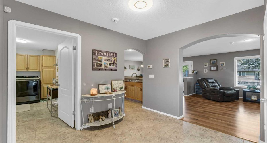 369 Stratton Way, Medicine Hat, Alberta T1B4M9, 4 Bedrooms Bedrooms, ,4 BathroomsBathrooms,Residential,For Sale,Stratton,A2329392