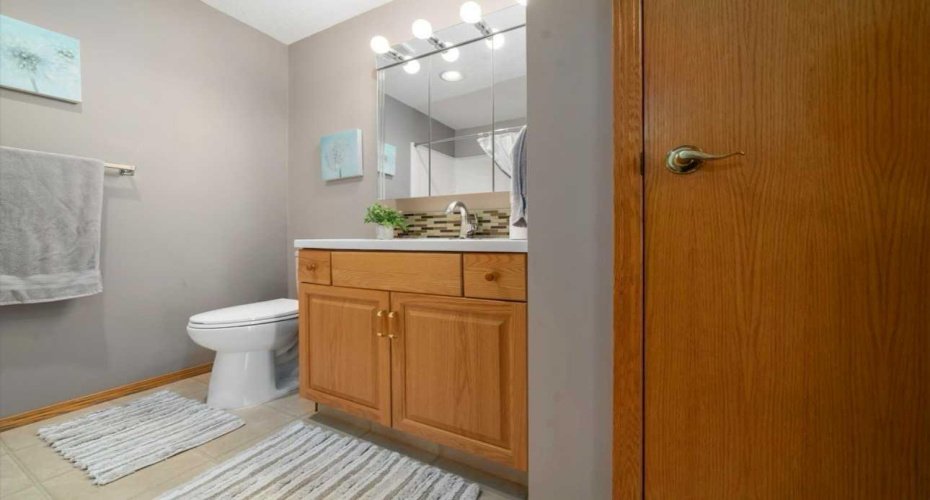 1182 Southview Drive, Medicine Hat, Alberta T1B 4L2, 1 Bedroom Bedrooms, ,2 BathroomsBathrooms,Residential,For Sale,Southview,A2329406