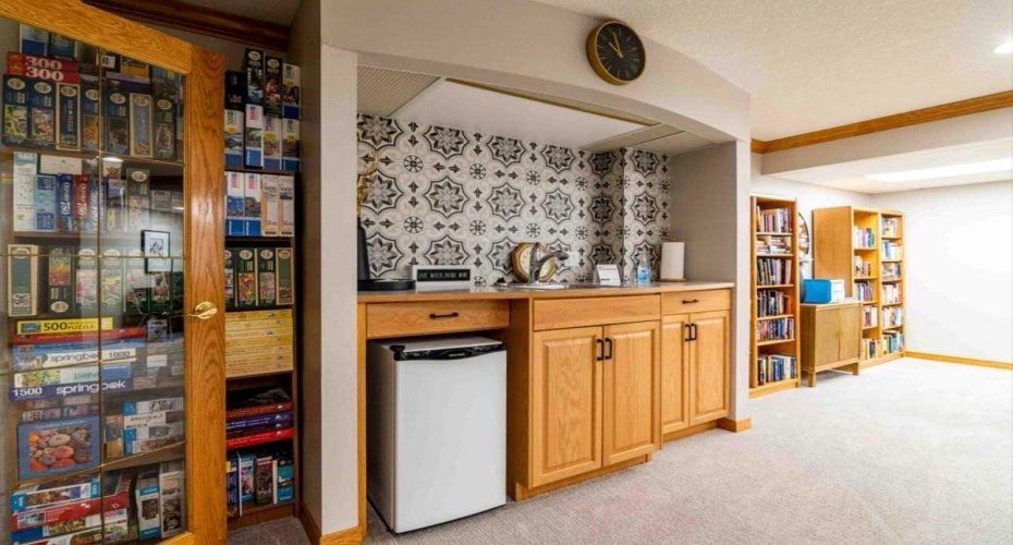 1182 Southview Drive, Medicine Hat, Alberta T1B 4L2, 1 Bedroom Bedrooms, ,2 BathroomsBathrooms,Residential,For Sale,Southview,A2329406