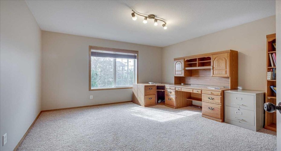44 Osler Crescent, Red Deer, Alberta T4P 4E8, 3 Bedrooms Bedrooms, ,3 BathroomsBathrooms,Residential,For Sale,Osler,A2329411