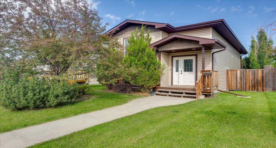 44 Osler Crescent, Red Deer, Alberta T4P 4E8, 3 Bedrooms Bedrooms, ,3 BathroomsBathrooms,Residential,For Sale,Osler,A2329411