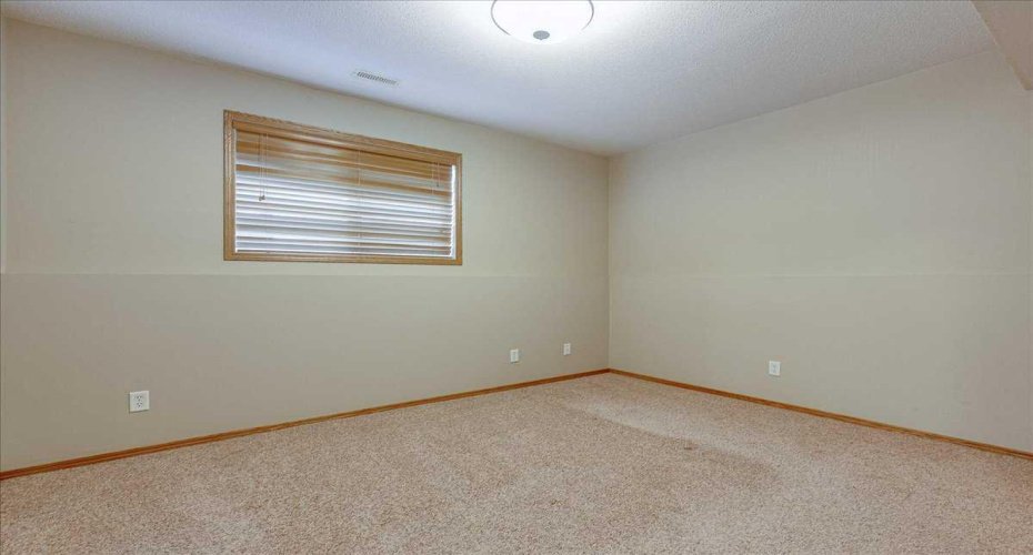 44 Osler Crescent, Red Deer, Alberta T4P 4E8, 3 Bedrooms Bedrooms, ,3 BathroomsBathrooms,Residential,For Sale,Osler,A2329411