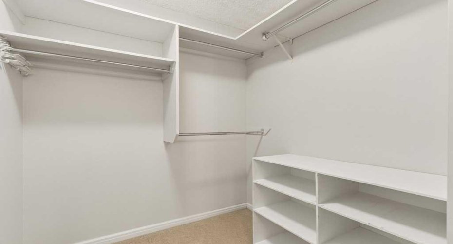 Walkin Closet Primary