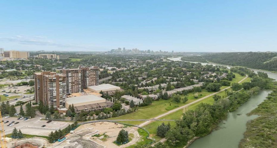 145 Point Drive, Calgary, Alberta T3B 4W1, 2 Bedrooms Bedrooms, ,2 BathroomsBathrooms,Residential,For Sale,Point,A2329414