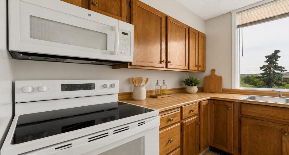 145 Point Drive, Calgary, Alberta T3B 4W1, 2 Bedrooms Bedrooms, ,2 BathroomsBathrooms,Residential,For Sale,Point,A2329414