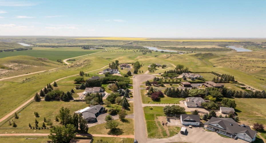 219 Falcon Ridge Way, Rural Lethbridge County, Alberta T1J 5R8, 3 Bedrooms Bedrooms, ,3 BathroomsBathrooms,Residential,For Sale,Falcon Ridge,A2329418