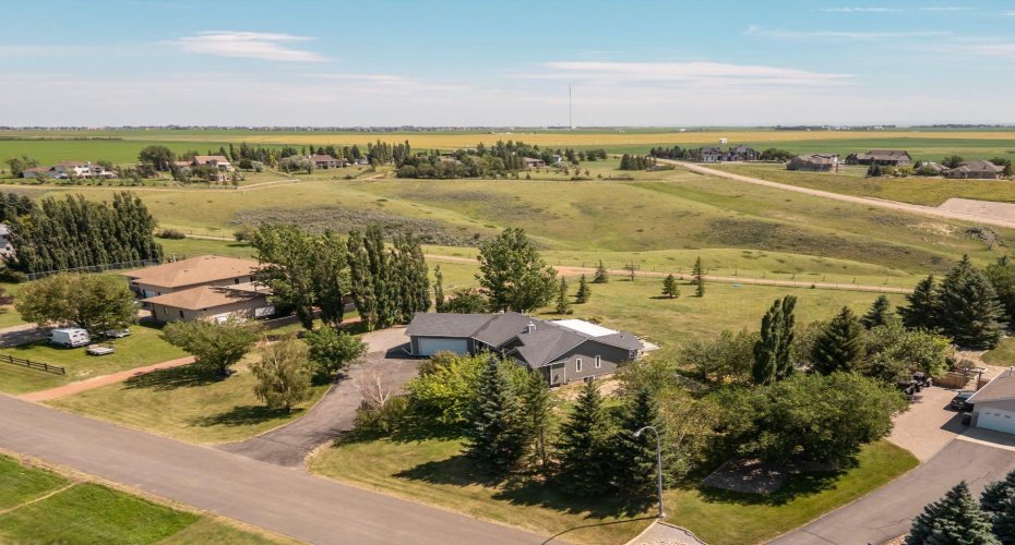 219 Falcon Ridge Way, Rural Lethbridge County, Alberta T1J 5R8, 3 Bedrooms Bedrooms, ,3 BathroomsBathrooms,Residential,For Sale,Falcon Ridge,A2329418
