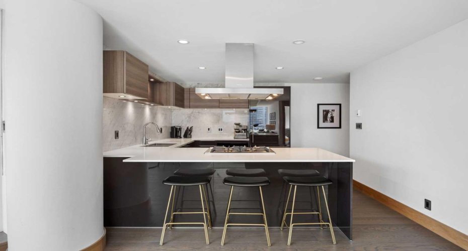 738 1 Avenue, Calgary, Alberta T2P 5G8, 2 Bedrooms Bedrooms, ,2 BathroomsBathrooms,Residential,For Sale,1,A2329435
