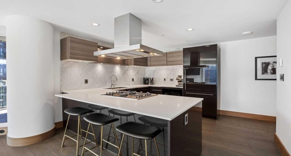 738 1 Avenue, Calgary, Alberta T2P 5G8, 2 Bedrooms Bedrooms, ,2 BathroomsBathrooms,Residential,For Sale,1,A2329435