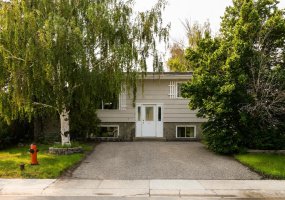 258 McDermott Road, Coalhurst, Alberta T0L0V0, 4 Bedrooms Bedrooms, ,3 BathroomsBathrooms,Residential,For Sale,McDermott,A2329438