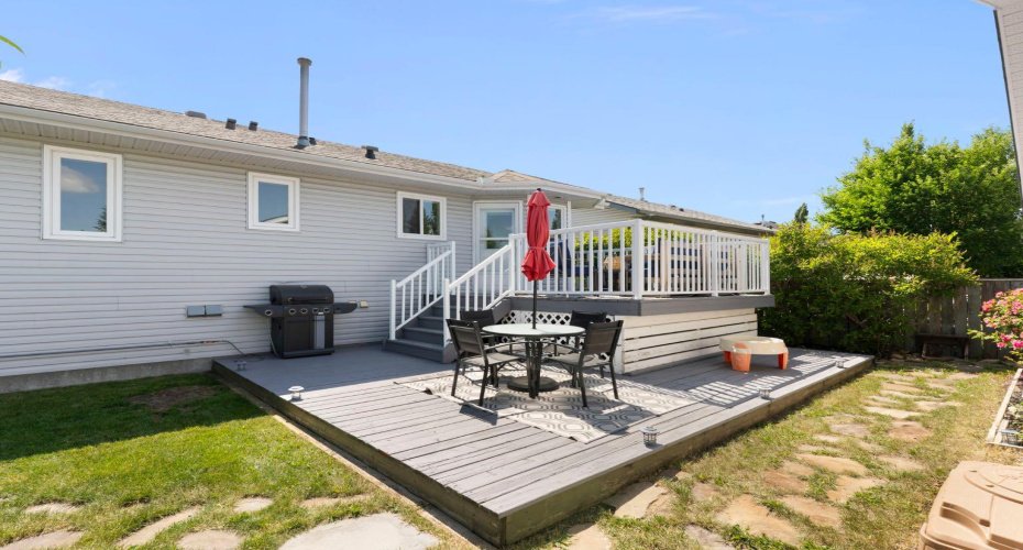 34 West Mcmanus Road, Cochrane, Alberta T4C 1L8, 5 Bedrooms Bedrooms, ,3 BathroomsBathrooms,Residential,For Sale,West Mcmanus,A2329442