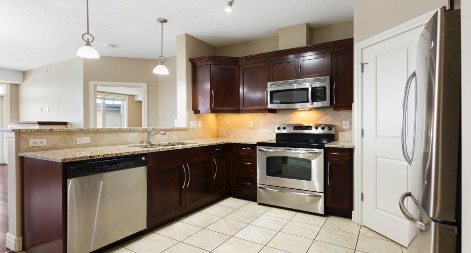 2330 Fish Creek Boulevard, Calgary, Alberta T2Y 0L1, 2 Bedrooms Bedrooms, ,2 BathroomsBathrooms,Residential,For Sale,Fish Creek,A2329461