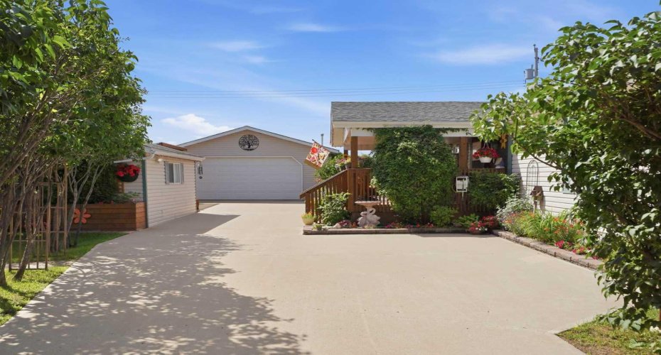 113 Lindgren Street, Ferintosh, Alberta T0B1M0, 4 Bedrooms Bedrooms, ,2 BathroomsBathrooms,Residential,For Sale,Lindgren,A2329468