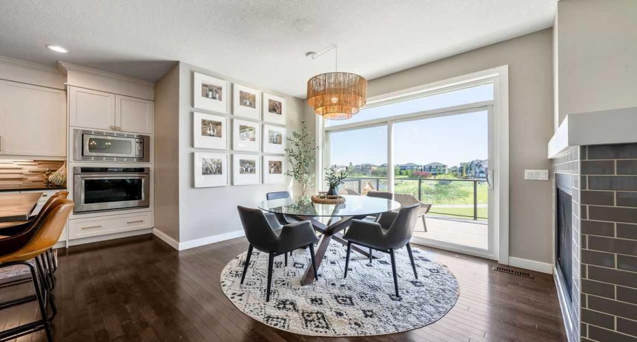 Bright dining Room