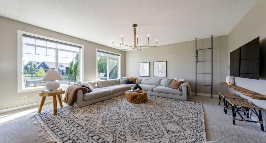 Large Bright living room