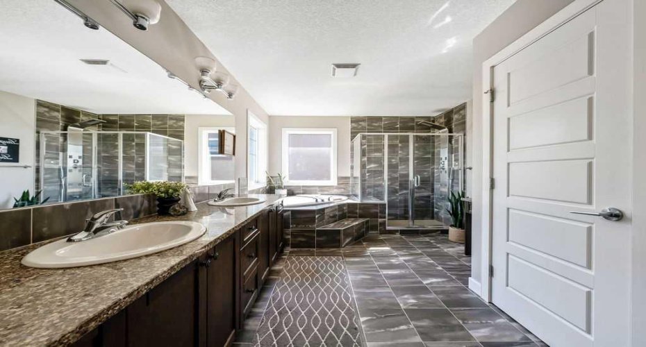 Large ensuite
