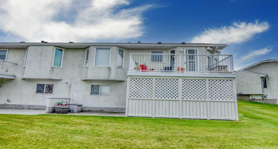 33 Strathmore Lakes Bay, Strathmore, Alberta T1P 1L8, 2 Bedrooms Bedrooms, ,3 BathroomsBathrooms,Residential,For Sale,Strathmore Lakes,A2329475