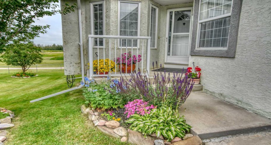 33 Strathmore Lakes Bay, Strathmore, Alberta T1P 1L8, 2 Bedrooms Bedrooms, ,3 BathroomsBathrooms,Residential,For Sale,Strathmore Lakes,A2329475