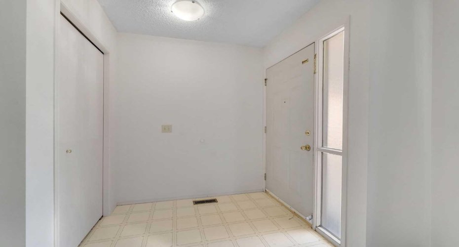 4736 17 Avenue, Calgary, Alberta T3B 0P5, 4 Bedrooms Bedrooms, ,2 BathroomsBathrooms,Residential,For Sale,17,A2329506