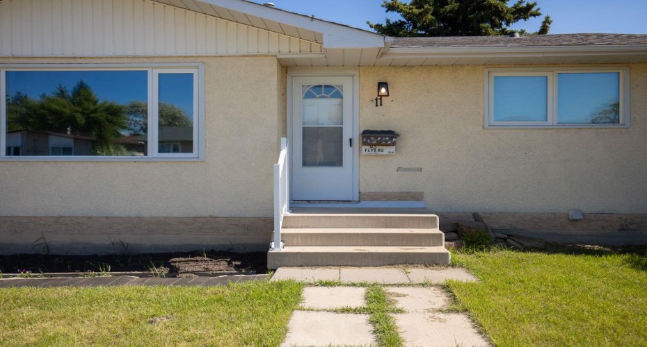 11 Oxbow Street, Red Deer, Alberta T4N5C3, 4 Bedrooms Bedrooms, ,2 BathroomsBathrooms,Residential,For Sale,Oxbow,A2329519