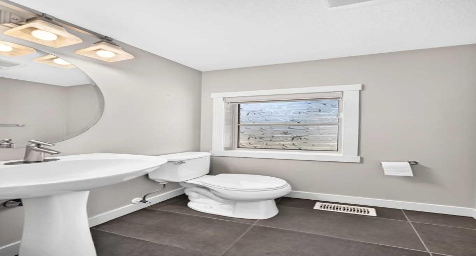 57 Aspen Hills Common, Calgary, Alberta T3H0R7, 2 Bedrooms Bedrooms, ,3 BathroomsBathrooms,Residential,For Sale,Aspen Hills,A2329544