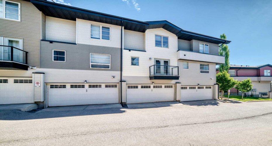 57 Aspen Hills Common, Calgary, Alberta T3H0R7, 2 Bedrooms Bedrooms, ,3 BathroomsBathrooms,Residential,For Sale,Aspen Hills,A2329544