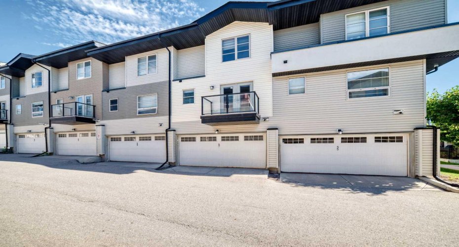 57 Aspen Hills Common, Calgary, Alberta T3H0R7, 2 Bedrooms Bedrooms, ,3 BathroomsBathrooms,Residential,For Sale,Aspen Hills,A2329544