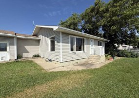 324 3 Avenue, Hanna, Alberta T0J 1P0, 4 Bedrooms Bedrooms, ,2 BathroomsBathrooms,Residential,For Sale,3,A2329547 324 3 Avenue, Hanna, Alberta T0J 1P0, 4 Bedrooms Bedrooms, ,2 BathroomsBathrooms,Residential,For Sale,3,A2329547