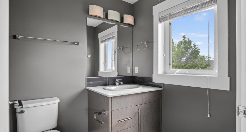 111 Rainbow Falls Gate, Chestermere, Alberta T1X0Z5, 3 Bedrooms Bedrooms, ,3 BathroomsBathrooms,Residential,For Sale,Rainbow Falls,A2329553