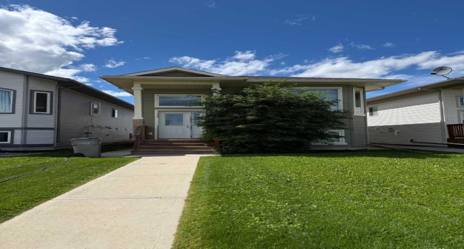 7418 112 Street, Grande Prairie, Alberta T8W 0C6, 5 Bedrooms Bedrooms, ,2 BathroomsBathrooms,Residential,For Sale,112,A2329554