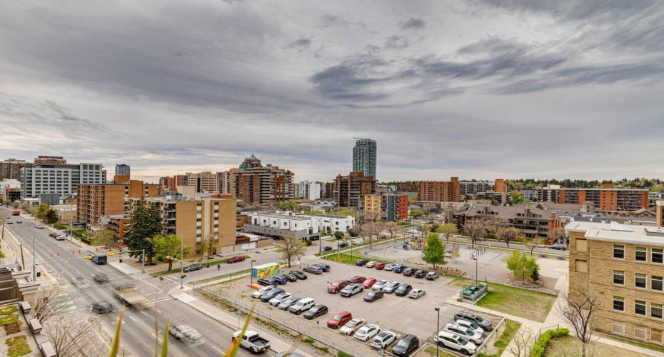 1118 12 Avenue, Calgary, Alberta T2R 0P4, 2 Bedrooms Bedrooms, ,2 BathroomsBathrooms,Residential,For Sale,12,A2329572