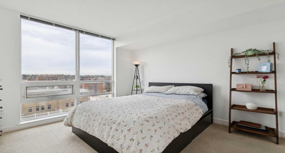 1118 12 Avenue, Calgary, Alberta T2R 0P4, 2 Bedrooms Bedrooms, ,2 BathroomsBathrooms,Residential,For Sale,12,A2329572