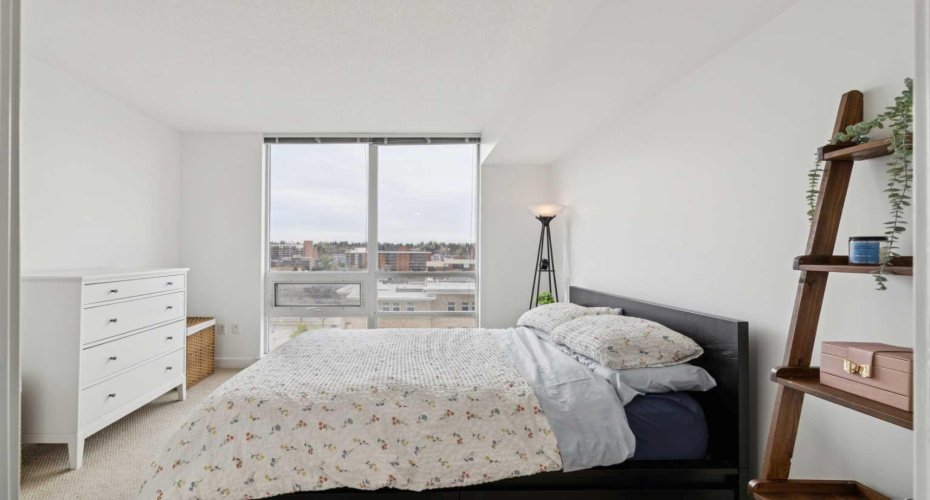 1118 12 Avenue, Calgary, Alberta T2R 0P4, 2 Bedrooms Bedrooms, ,2 BathroomsBathrooms,Residential,For Sale,12,A2329572