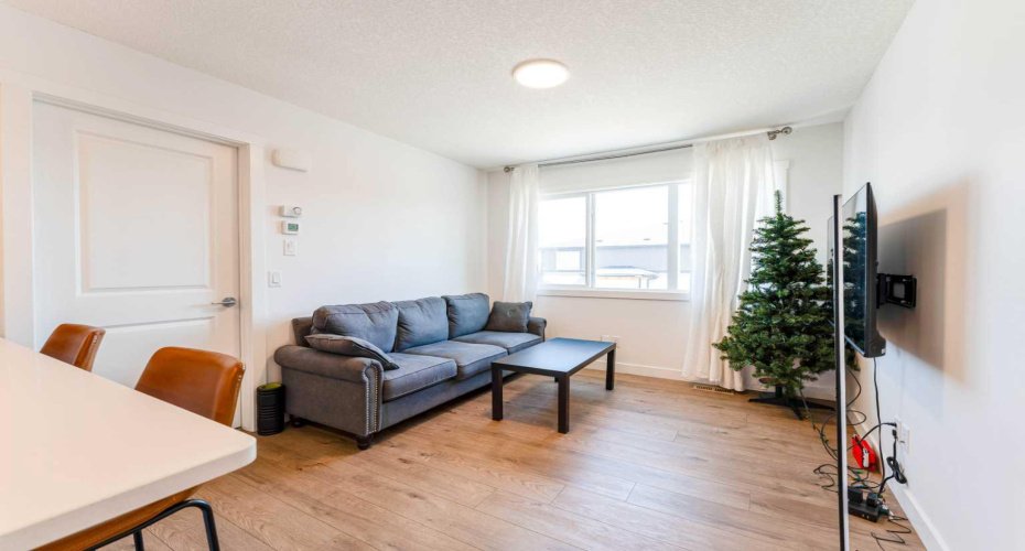76 Lucas Boulevard, Calgary, Alberta T3P 1H9, 4 Bedrooms Bedrooms, ,4 BathroomsBathrooms,Residential,For Sale,Lucas,A2329584