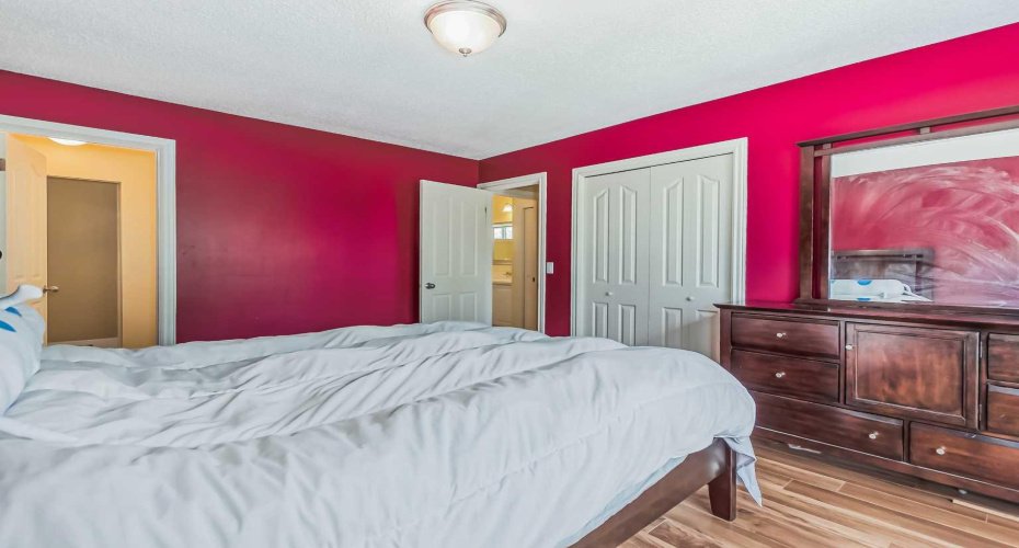 55 Bermuda Close, Calgary, Alberta T3K 1G4, 4 Bedrooms Bedrooms, ,4 BathroomsBathrooms,Residential,For Sale,Bermuda,A2329592