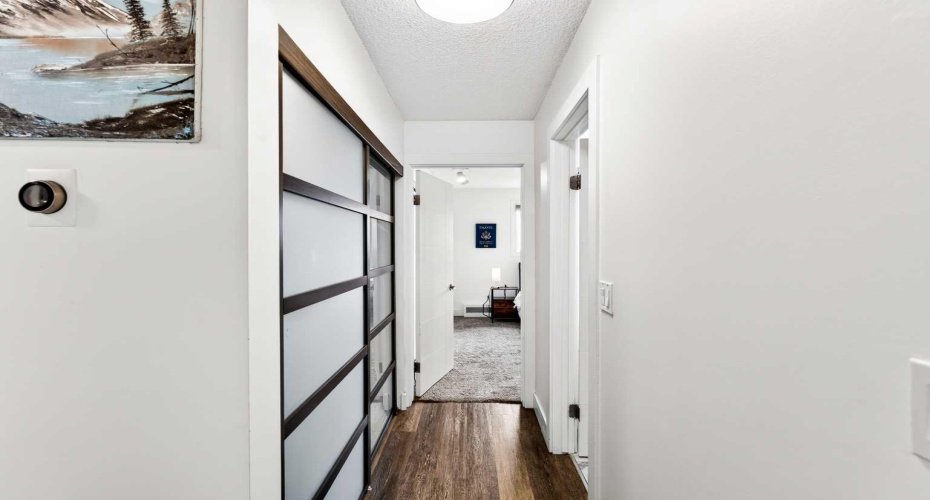 635 Marsh Road, Calgary, Alberta T2E 5B4, 2 Bedrooms Bedrooms, ,2 BathroomsBathrooms,Residential,For Sale,Marsh,A2329605