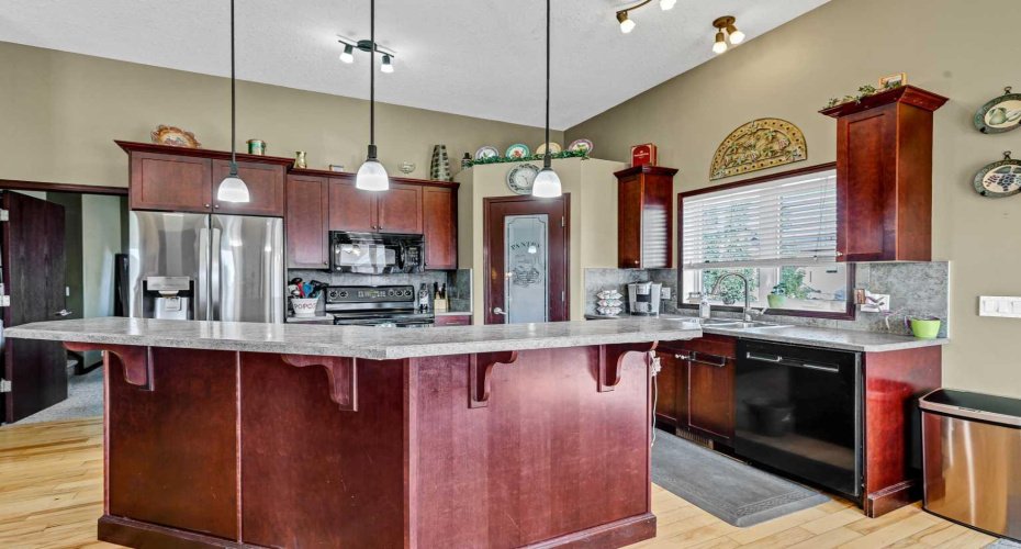 800 Carriage lane Place, Carstairs, Alberta T0M 0N0, 4 Bedrooms Bedrooms, ,3 BathroomsBathrooms,Residential,For Sale,Carriage lane,A2329642