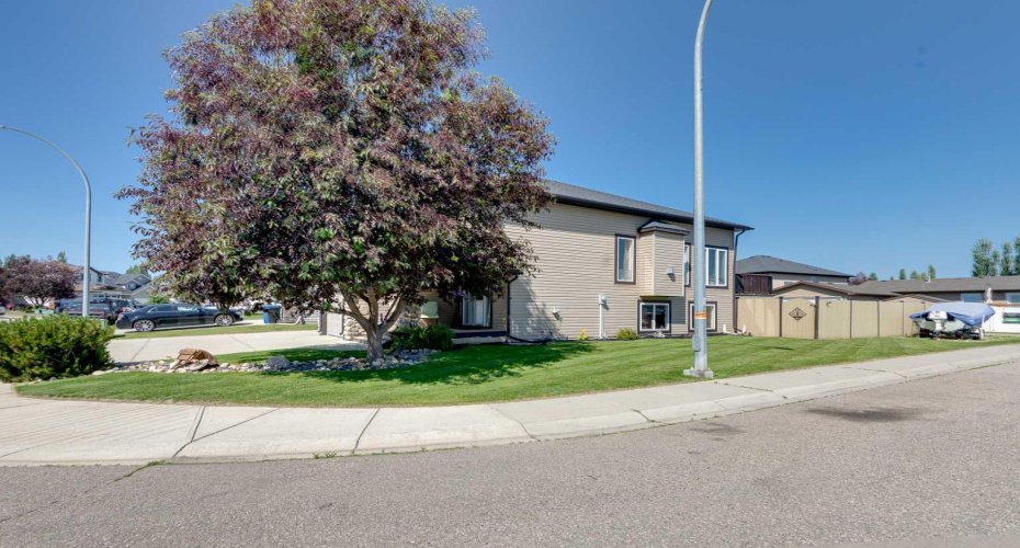 800 Carriage lane Place, Carstairs, Alberta T0M 0N0, 4 Bedrooms Bedrooms, ,3 BathroomsBathrooms,Residential,For Sale,Carriage lane,A2329642
