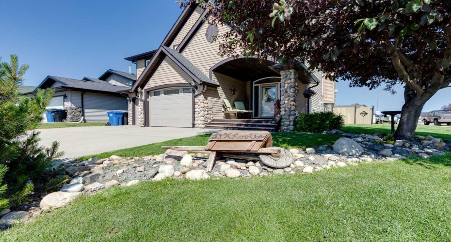 800 Carriage lane Place, Carstairs, Alberta T0M 0N0, 4 Bedrooms Bedrooms, ,3 BathroomsBathrooms,Residential,For Sale,Carriage lane,A2329642