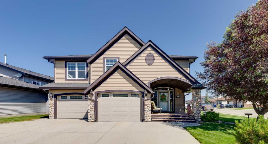 800 Carriage lane Place, Carstairs, Alberta T0M 0N0, 4 Bedrooms Bedrooms, ,3 BathroomsBathrooms,Residential,For Sale,Carriage lane,A2329642