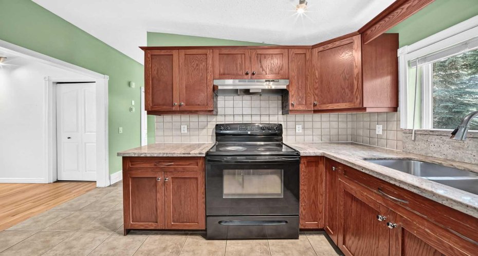 4628 Verona Drive, Calgary, Alberta T3A 0P4, 5 Bedrooms Bedrooms, ,2 BathroomsBathrooms,Residential,For Sale,Verona,A2329648