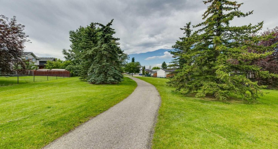 98 River Rock Way, Calgary, Alberta T2C 4H1, 3 Bedrooms Bedrooms, ,2 BathroomsBathrooms,Residential,For Sale,River Rock,A2329649