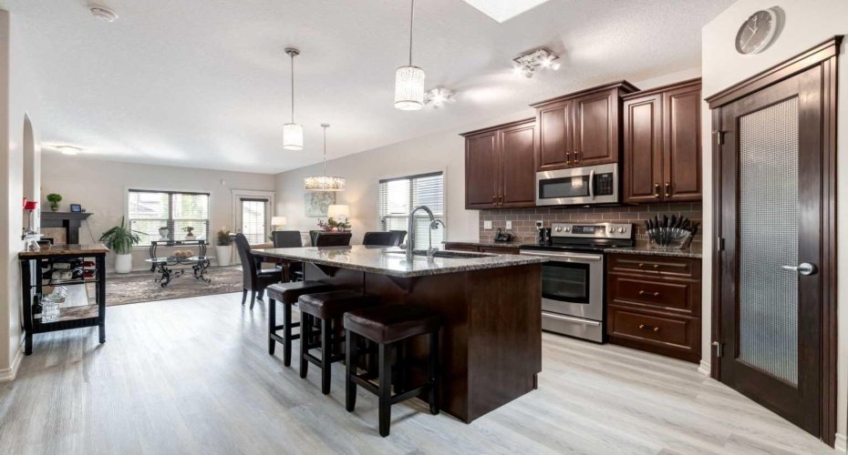 202 Silverado Bank Circle, Calgary, Alberta T2X 0K9, 3 Bedrooms Bedrooms, ,3 BathroomsBathrooms,Residential,For Sale,Silverado Bank,A2329655