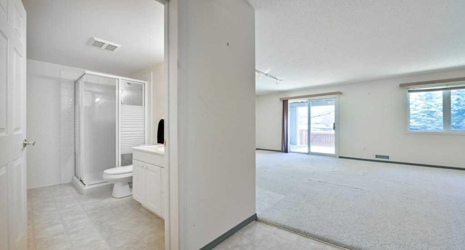 184 Valley Ridge Heights, Calgary, Alberta T3B 5T3, 2 Bedrooms Bedrooms, ,3 BathroomsBathrooms,Residential,For Sale,Valley Ridge,A2329663