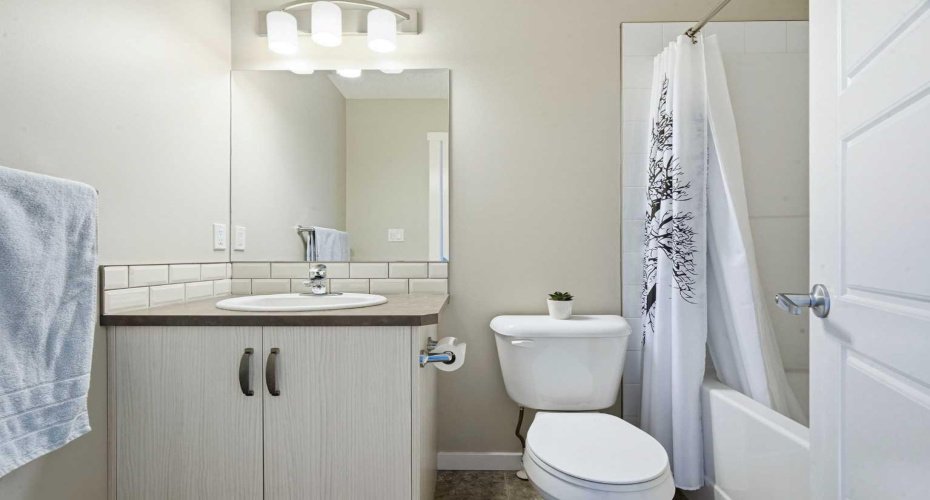 50 Westland Road, Okotoks, Alberta T1S2G4, 2 Bedroom Bedrooms, 0 ,3 BathroomBathrooms,Residential,For Sale,Westland,0,A2335170