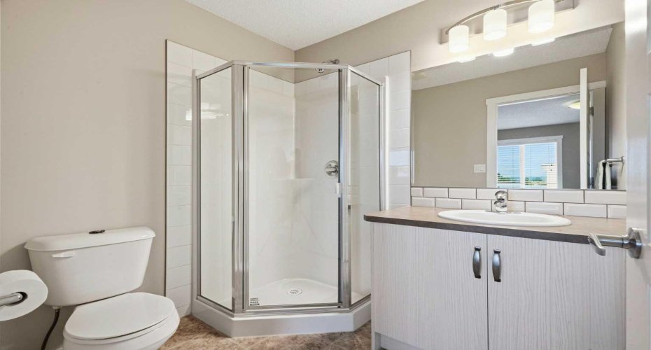 50 Westland Road, Okotoks, Alberta T1S2G4, 2 Bedroom Bedrooms, 0 ,3 BathroomBathrooms,Residential,For Sale,Westland,0,A2335170