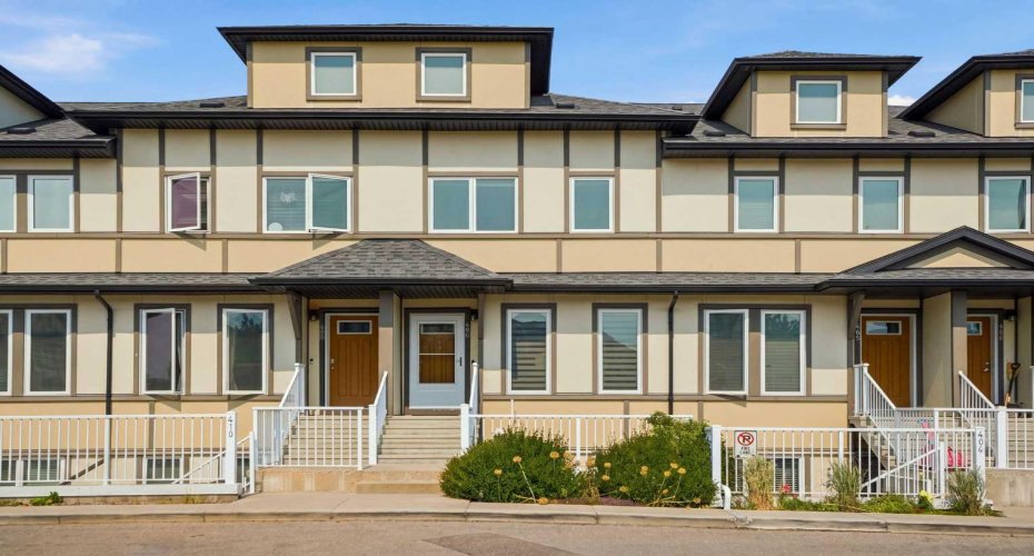 50 Westland Road, Okotoks, Alberta T1S2G4, 2 Bedroom Bedrooms, 0 ,3 BathroomBathrooms,Residential,For Sale,Westland,0,A2335170