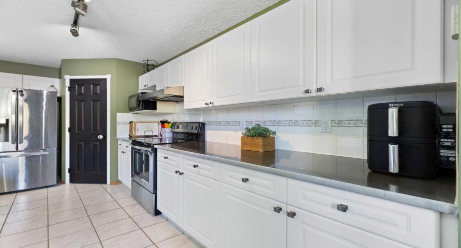 117 Lakeview Shores, Chestermere, Alberta T1X 1H1, 5 Bedroom Bedrooms, 0 ,4 BathroomBathrooms,Residential,For Sale,Lakeview,0,A2337173